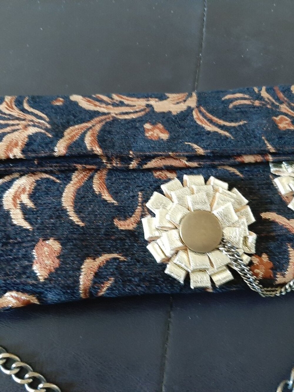 RAMPAGE BROCADE SHOULDER BAG - Picture 7 of 8